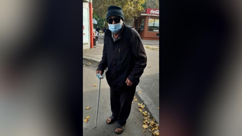 Câți bani a reușit să strângă un cerșetor din Constanța în doar 3 ore. Mințea că este bătrân și bolnav