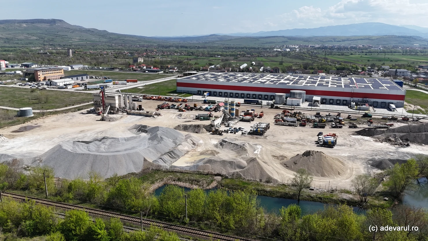 Parcul industrial ridicat printre ruinele combinatului, salvarea economică a unui fost oraș monoindustrial