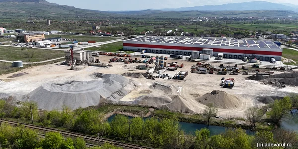 Fostul combinat Calan si parcul industrial  Foto Daniel Guță  ADEVĂRUL (4) JPG