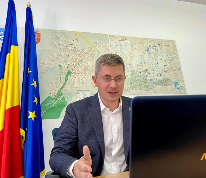 
    USR PLUS, AUR și PSD vor să răstoarne Guvernul Cîțu prin moțiune de cenzurăSursa foto: Facebook  