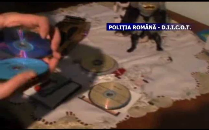 Au fost efectuate 16 percheziţii la domiciliile suspecţilor