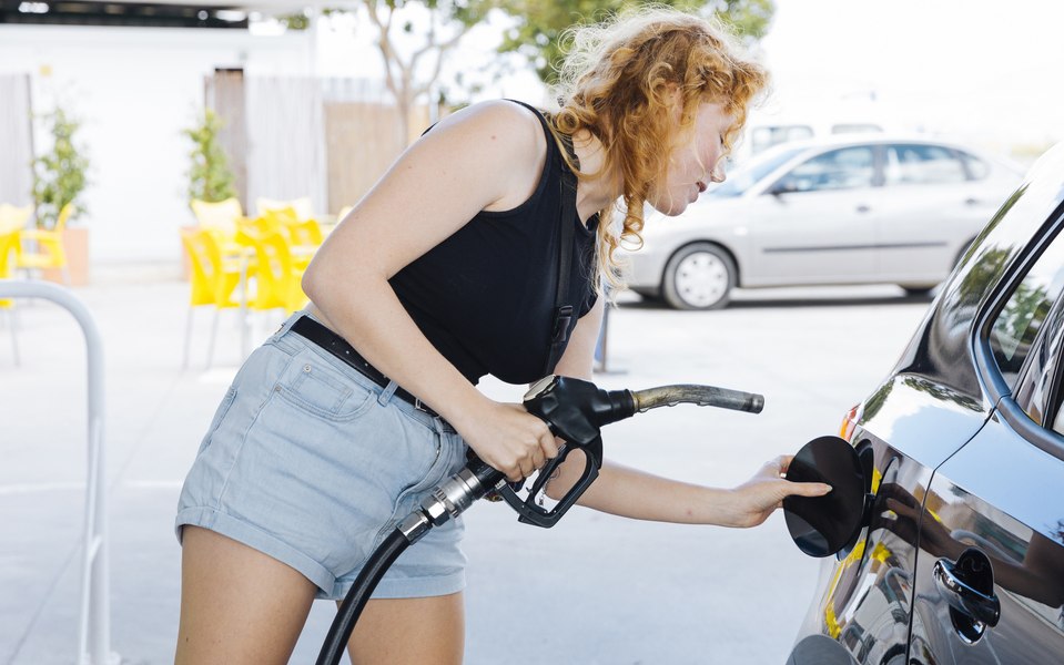 Ce se întâmplă dacă circuli frecvent cu rezervorul aproape gol. Avertismentul experților auto