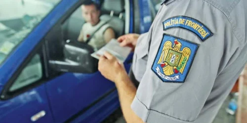 Un ofiţer sub acoperire a dat mită pentru a trece în Bulgaria