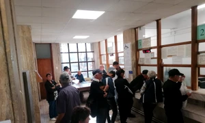 pensionari nemultumiti cer lamuriri la casa de pensii olt, septembrie 2024   foto alina mitran (10) jpeg