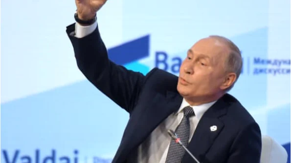 Vladimir Putin asigură fostele republici sovietice că Ucraina este o „excepţie deoarece se află sub control străin” png