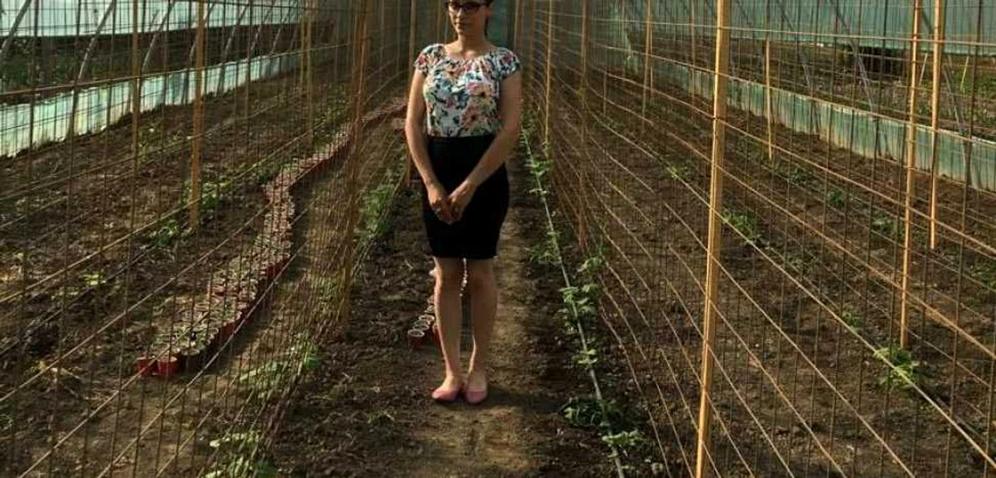Roxana Aldulescu pariază pe castravetele amar, un fruct exotic originar din Nepal FOTO Arhivă personală familia Aldulescu
