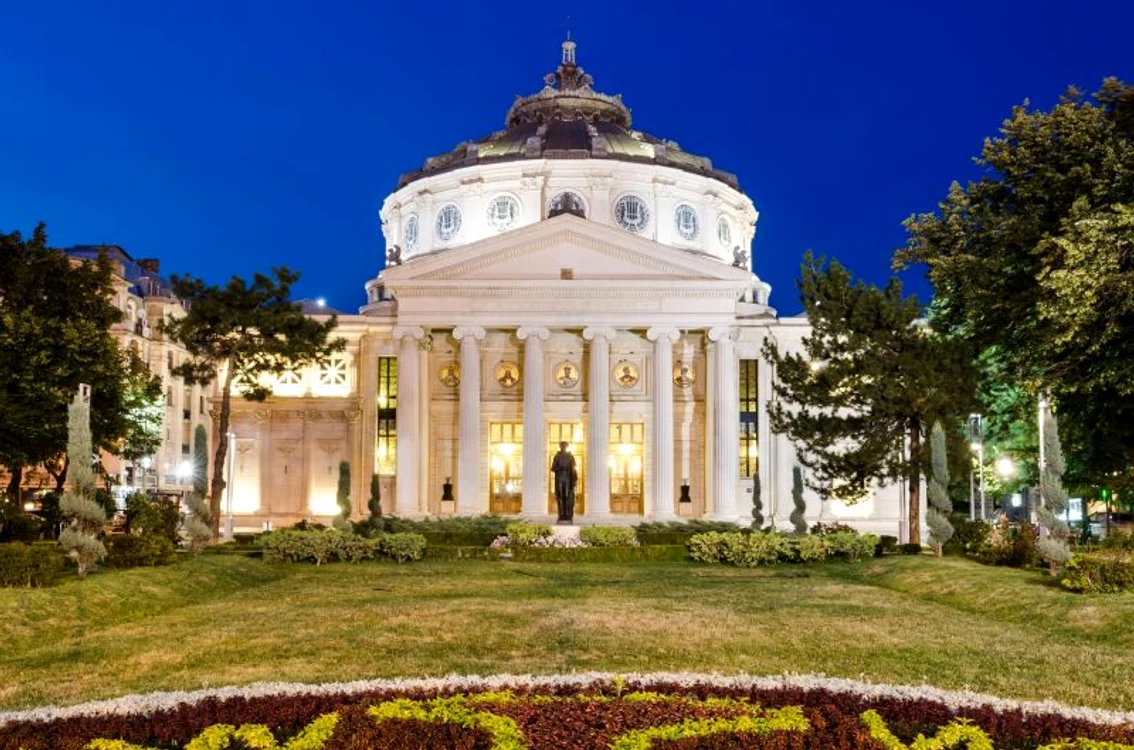 Ateneul Român este o sală de concerte din București, situată pe Calea Victoriei, în Piața George Enescu