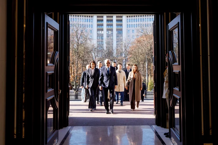 Comisara europeană pentru Extindere a felicitat Guvernul Munteanu după jurământ. FOTO: Facebook