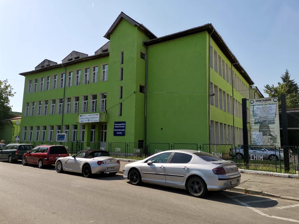 Colegiul Naţional „Ion Minulescu“ Slatina are trei specializări în top 10 judeţean şi trei absolvenţi de gimnaziu cu media de admitere 10 în acest an FOTO: Alina Mitran