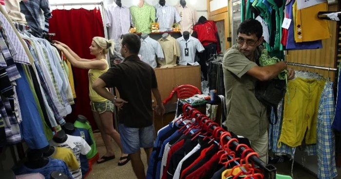 Italia: un român a primit ordin de expulzare pentru furt de haine