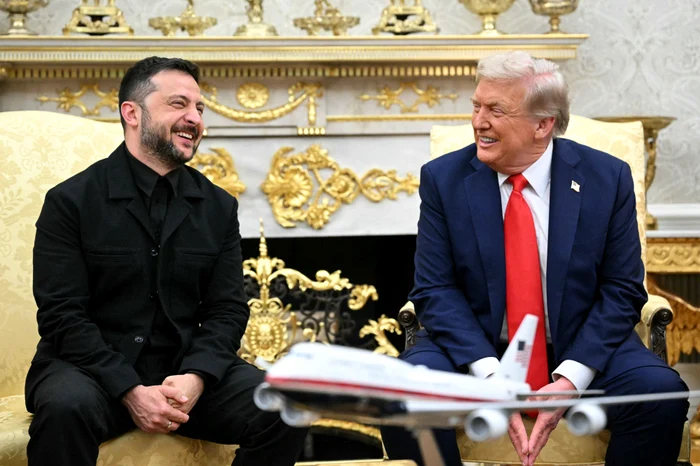 VIDEO Trump l-a lăudat pe Zelenski pentru ținuta aleasă pentru întâlnirea de la Casa Albă. „Eu m-am schimbat, tu nu”