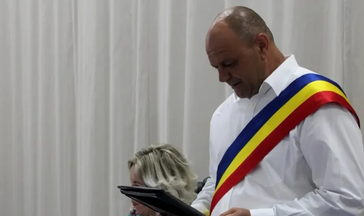Primarul spune că nu l-a bătut pe localnic Foto: Presa Fără Stăpâni