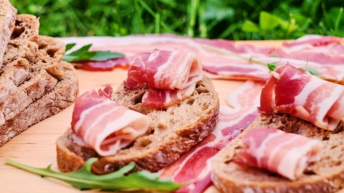 Șunca și baconul pot fi mai periculoase decât par.