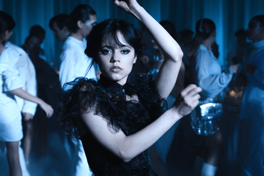 „Wednesday“, cel mai bun debut din istoria Netflix pentru un serial în engleză. A depășit „Stranger Things“