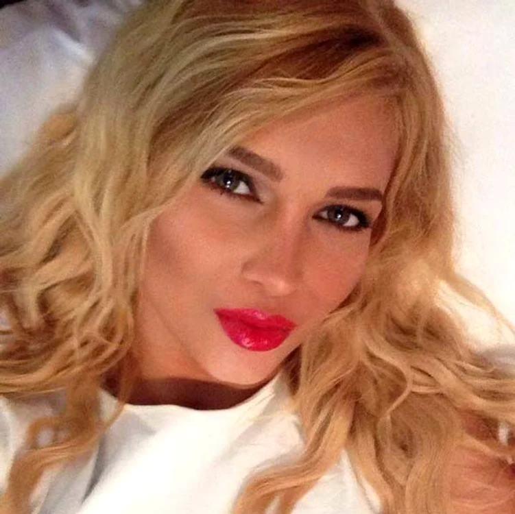 
    Lora a divorţat de soţul ei, Dan BadeaFOTO: Arhiva personală  