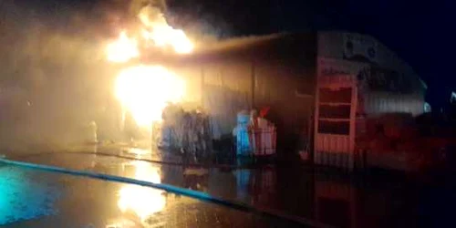 incendiu depozit vrancea FOTO isu vrancea jpg