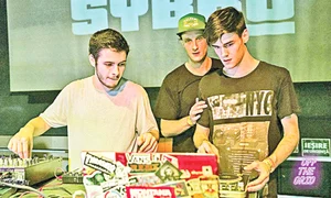 12 13 vedete 2 col alex bitman jpeg