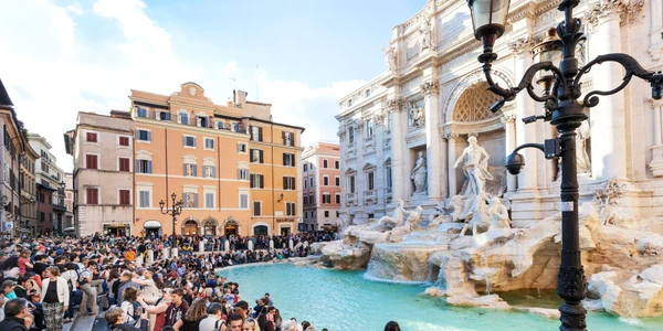 Turiști în Roma FOTO Shutterstock 