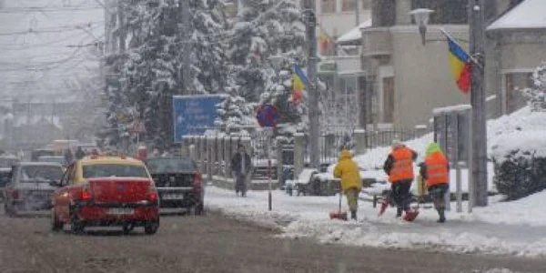 Angajaţii DSC au degajat trotuarele
