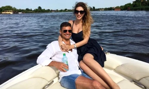 Cristian Boureanu s a pozat sărutându se cu iubita lui de 18 ani  Cei doi au fost în vacanţă în Năvodari  jpeg
