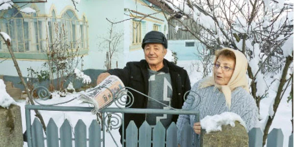 Nicolae şi Maria Pantazică sunt abonaţi de aproape 20 de ani la ziarul „Adevărul“