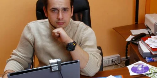 Ovidiu Hălmăgean se simte bine în fața calculatorului