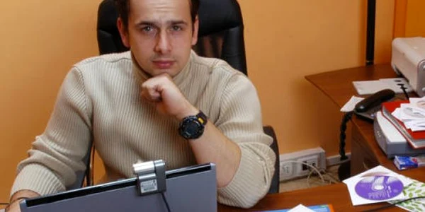 Ovidiu Hălmăgean se simte bine în fața calculatorului