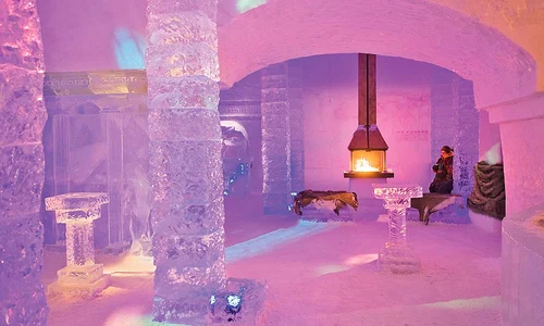 Saint Gabriel de Valcartier, Quebec, Canada  Singurul hotel de gheaţă din America de Nord îşi deschide oficial porţile la 2 ianuarie 2020, dar rezervările sunt făcute până în februarie  Hotelul e deschis între 10 00 şi 0 00 şi include un bar jpeg