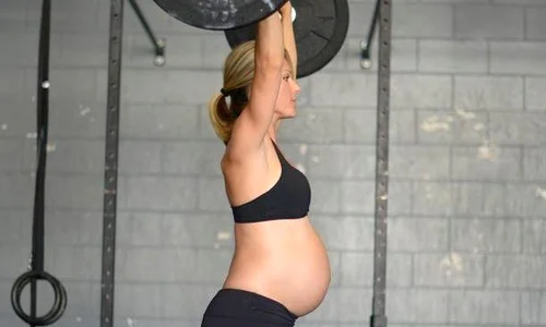Lea Ann Ellison făcea exerciţii fizice chiar dacă era aproape de termen  (Foto: Facebook) jpeg