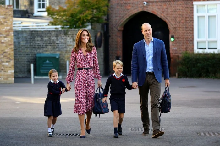 Ducii de Cambridge cu doi dintre cei trei copii ai cuplului, George şi Charlotte. Foto: Profimedia