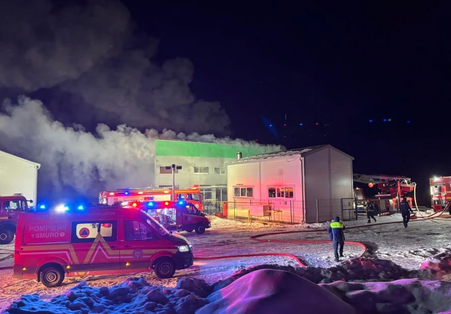 Incendiu puternic la o fabrică din județul Cluj