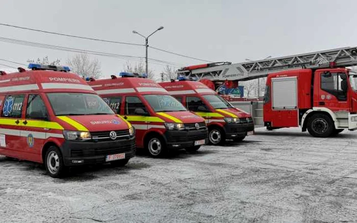 Cele 3 ambulanţe SMURD au fost achiziţionate prin Programul Operaţional Regional (POR) 2014-2020 - “Îmbunătăţirea capacităţii de intervenţie la urgenţele medicale”.