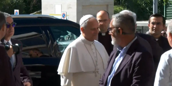 Papa Leon la spitalul unde va fi operat