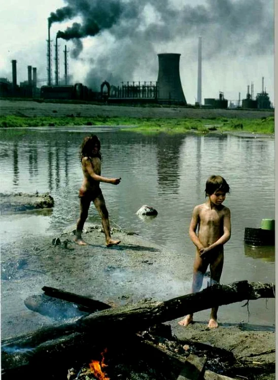 Copșa Mică în 1991, ilustrată de National Geographic.