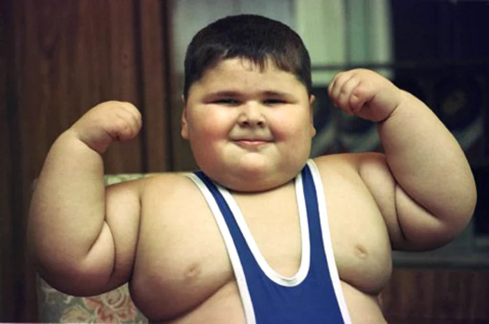 Somnul suficient pe timpul nopţii previne obezitatea.