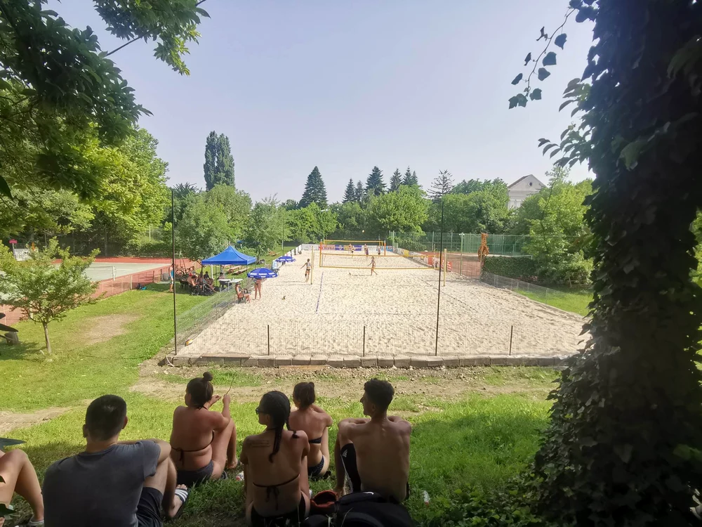 Teren de volei pe plajă în Parcul Rozelor FOTO Ștefan Both