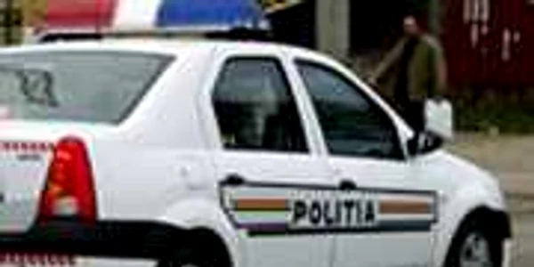 Poliţiştii i-au prins pe cei cinci suspecţi