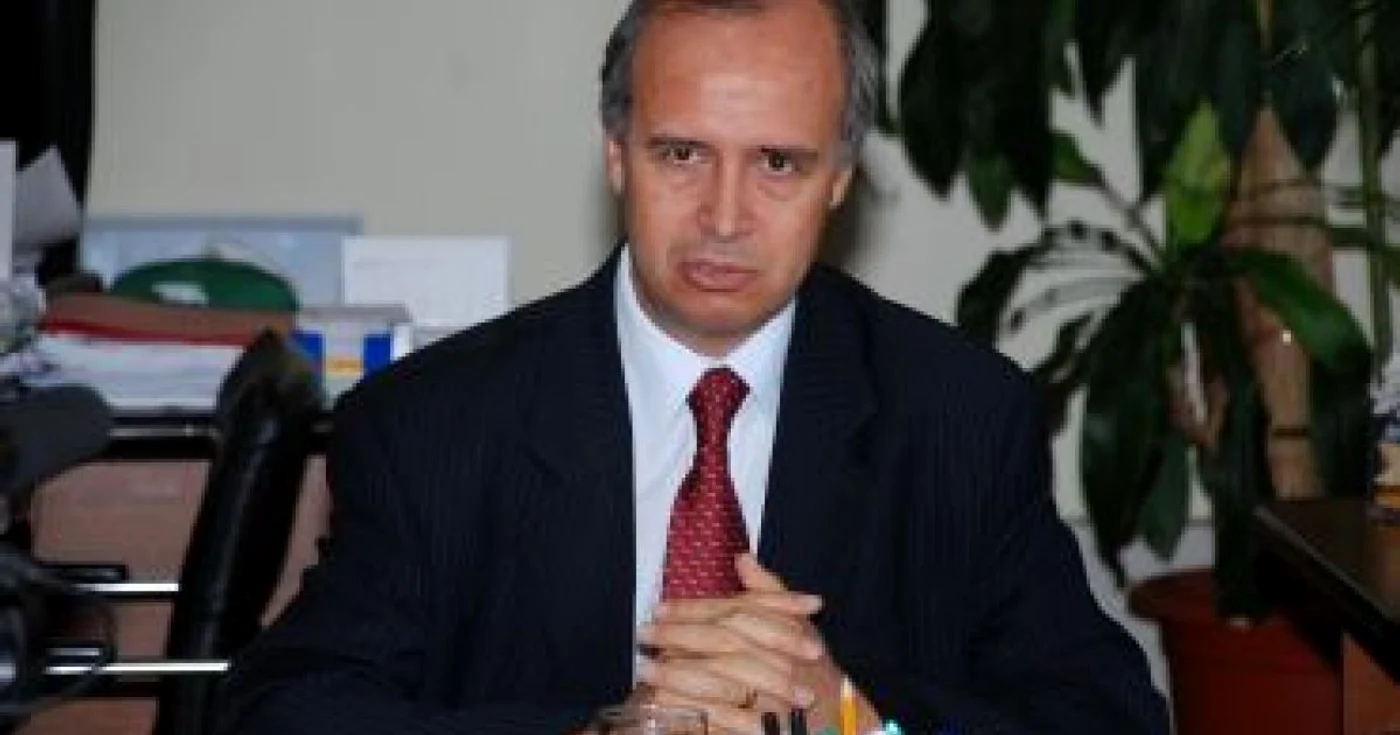 Brăila: Unele afişe din oraş sunt ilegale, dar nimeni nu reclamă