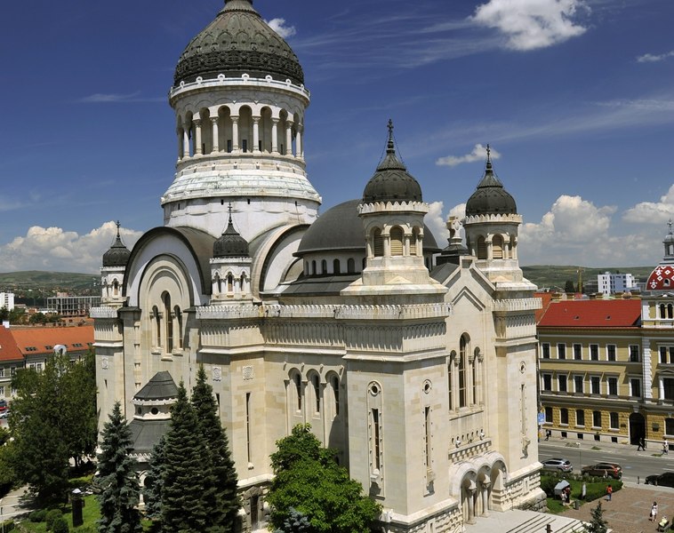 Scandal la Cluj, înainte de începerea școlii. Elevii, chemați la slujbă la Catedrala Mitropolitană. Reacția ministrului Educației