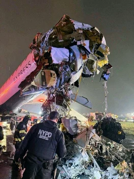 Accident avion Air Canada pe aeroportul LaGuardia din New York FOTO Profimedia