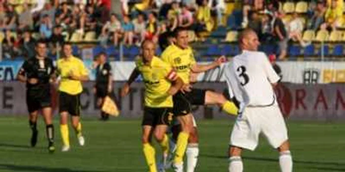 Cluj: FC Braşov atacă victoria în Gruia!