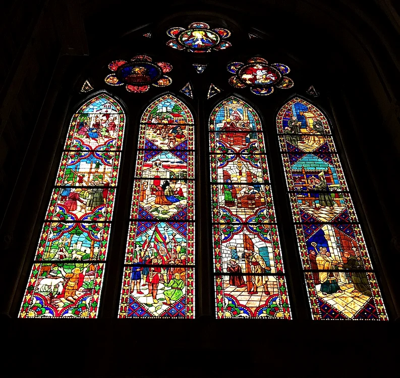 Vitralii din interiorul catedralei Santa María de León / foto: Wikipedia