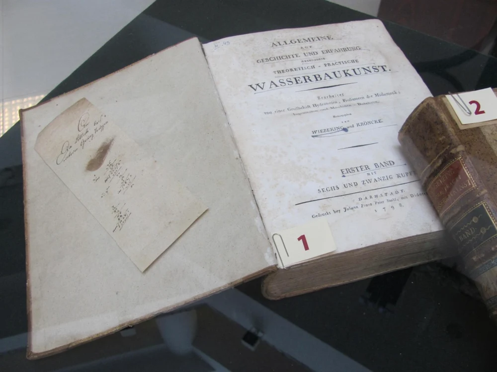 Cea mai veche carte din Biblioteca UPT, editată în 1798 FOTO Ştefan Both