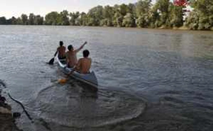 Iubitorii de sport pot ajunge în Ungaria pe canoe