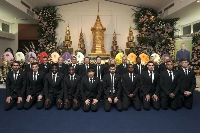 Oficialii lui Leicester au fost prezenti la incinerarea patronuluiFOTO: EPA