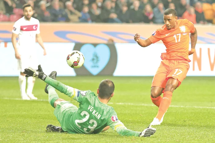 Olanda a marcat în ultimul minut de joc contra Turciei