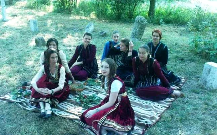 Ansamblul folcloric aromân Muşata Armână din Mihail Kogălniceanu - Constanţa Foto Muşata Armână