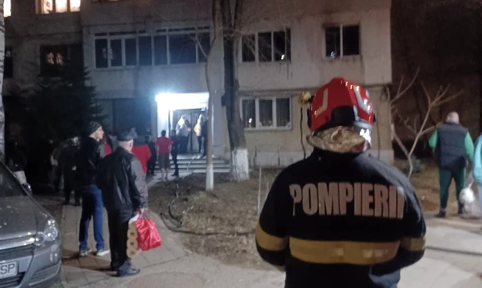 Incendiu într-un bloc din Suceava FOTO: Facebook/Știrea Sucevei