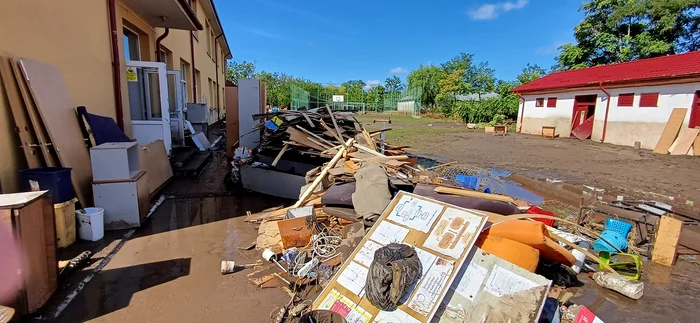 În România, peste 4.000 de şcoli funcţionează fără autorizaţii. Foto arhivă