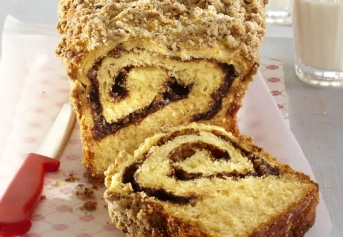 Cozonacul cu nuca si cacao este o delicatesă de Paști care nu trebuie să lipsească de pe masăclickpoftabuna.ro